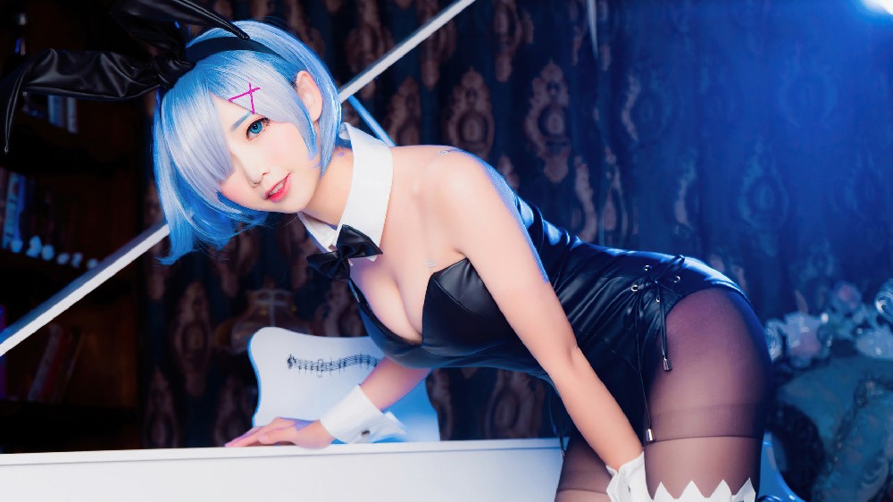 雷姆《Re：从零开始的异世界生活》Cosplay桌面壁纸