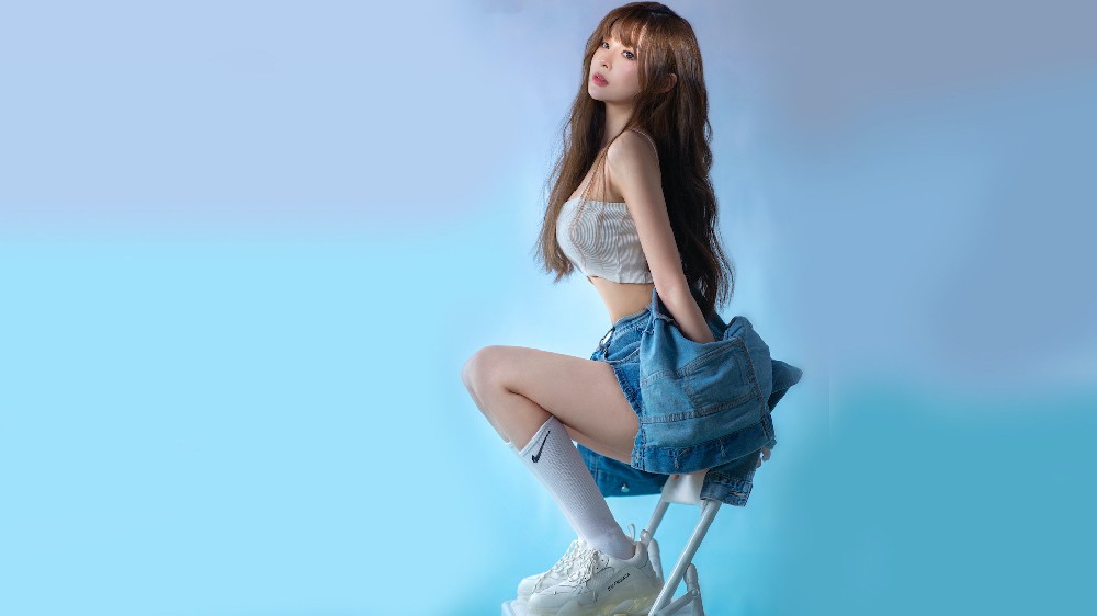 高颜值好身材长发美女高清电脑壁纸4k