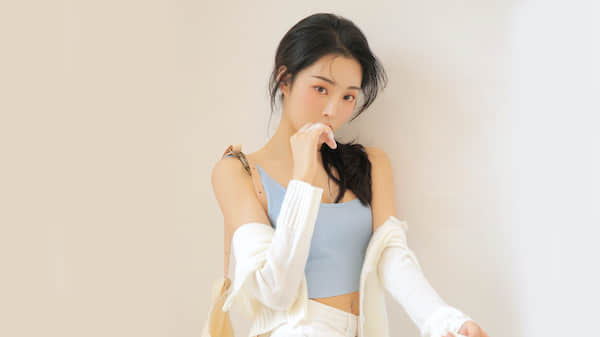 2022甜美可爱美女模特高清电脑壁纸4K