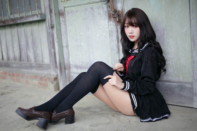 黑色长发长腿裤袜库里斯短裙完美女神电脑壁纸4k