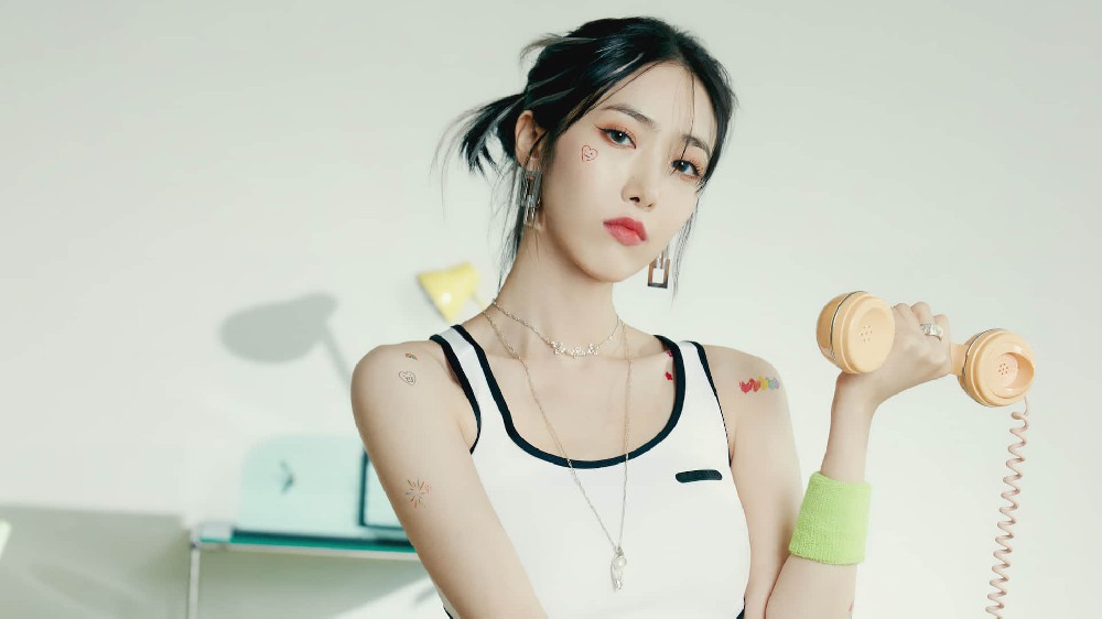 女子演唱组合VIVIZ成员韩国女歌手黄恩妃Sin B夏日写真电脑壁纸4k
