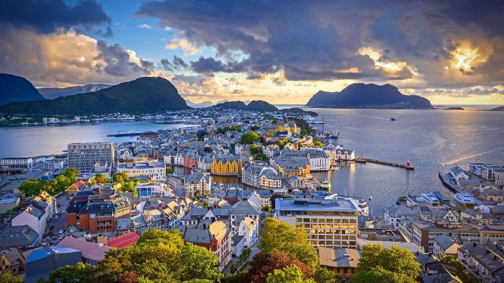挪威奥勒松（Alesund）高清唯美风景桌面背景4k