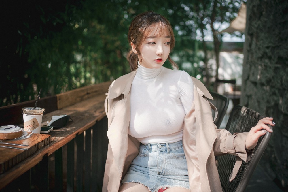 韩国小姐姐户外写真电脑壁纸4k
