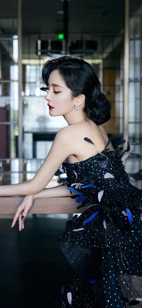 杨幂女神手机壁纸图片集【6P】