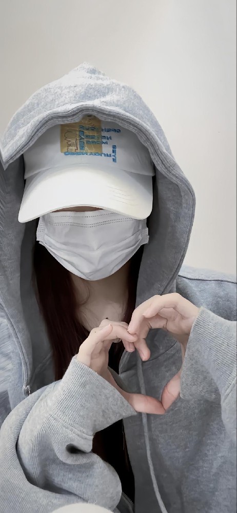 比心美女手机壁纸