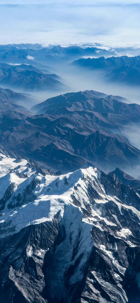 高空俯瞰连绵山脉雪山高清手机壁纸1242×2688