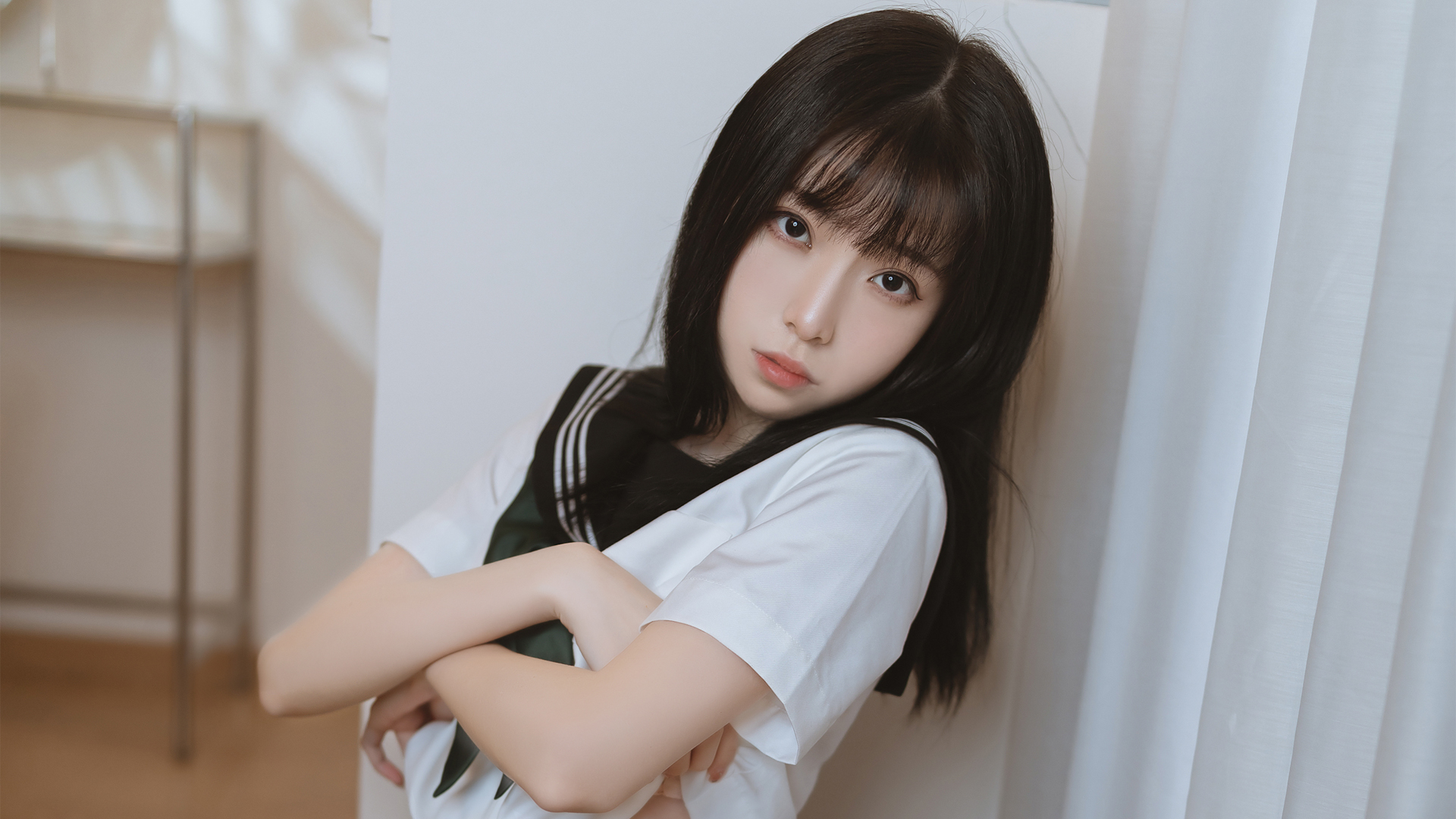 居家养眼水手服美女电脑壁纸_彼橙子图.jpg
